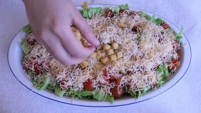 ЛУЧШИЙ РЕЦЕПТ САЛАТ ЦЕЗАРЬ ПП СРАЗУ НА ПРАЗДНИЧНЫЙ СТОЛ ГОСТИ СМЕЛИ ЗА 5 МИНУТ ЕМ И ХУДЕЮ смотреть онлайн