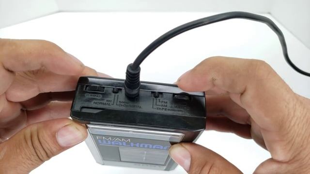 Sony Walkman FM AM Stereo Cassette Player WM-F31/F41TESTED missing batter смотреть онлайн
