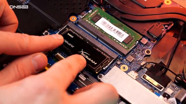 Как добавить память в ноутбук или заменить оперативную память SO DIMM смотреть онлайн