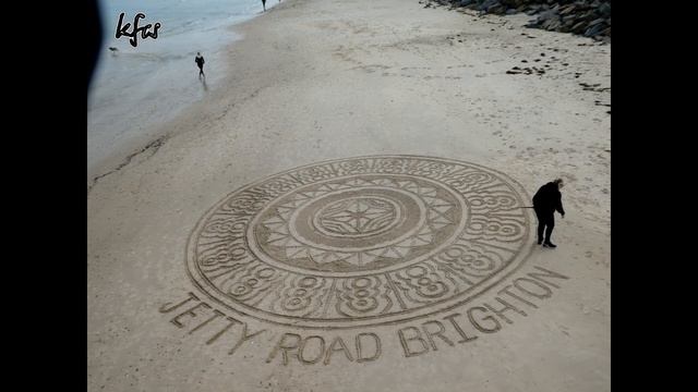 JETTY ROAD BRIGHTON SUPPORT LOCAL by Sue Norman - Artist смотреть онлайн