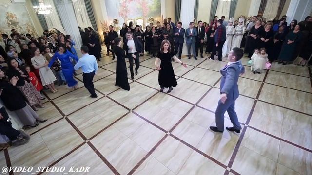 ТАНЦЫ НА СВАДЬБЕ (ВИДЕОСТУДИЯ "КАДР") смотреть онлайн