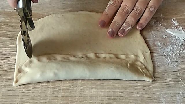 Булочки с джемом из дрожжевого теста на кефире. смотреть онлайн