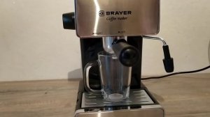 Приготовление кофе в кофеварке Brayer