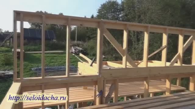 Строим маленький каркасный дом на сваях для проживания (ч. 18). Составная каркасная стена надставки смотреть онлайн