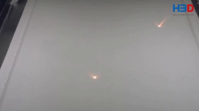 3D-принтер печатает вставки для пресс-форм с конформным охлаждением смотреть онлайн