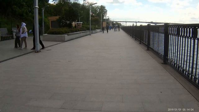 Поездка на велосипеде по набережной. смотреть онлайн