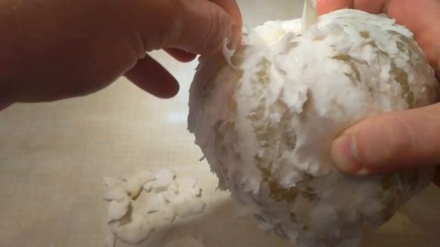 Что за фрукт такой помело и как его есть правильно. Как почистить помело. Необычная еда. смотреть онлайн