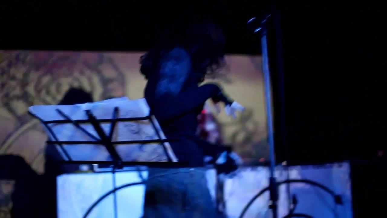 Hidden Tribe - Из дверей в двери (Live) смотреть онлайн