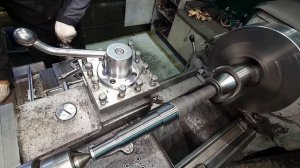 Как обработать деталь в центрах.