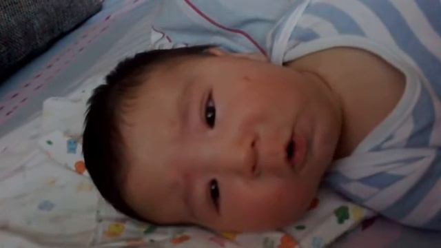 Ребенок поет песню @мирОК 4 месяца смотреть онлайн