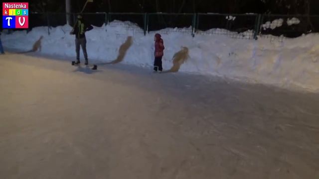 На коньках по асфальту смотреть онлайн