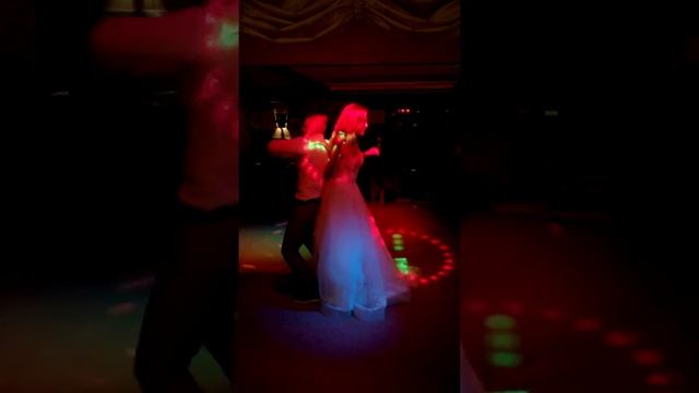 танец невесты с братом смотреть онлайн