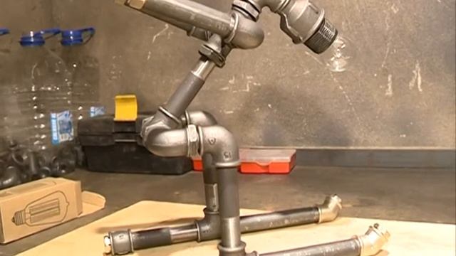 В Вологде научились делать мебель из водопроводных труб