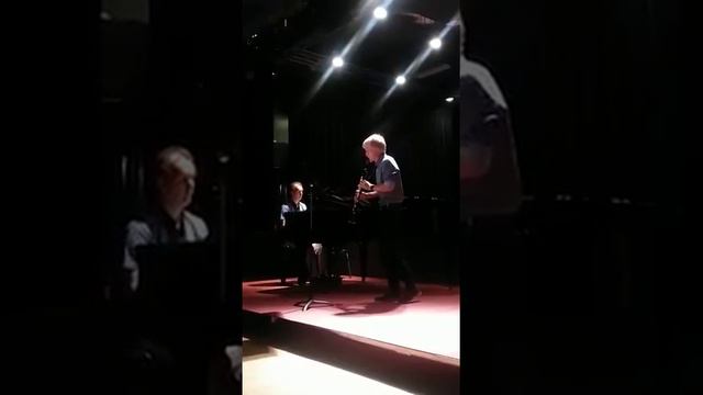Maarten Takken plays 3rd part of Mozart's Clarinet Concerto at the Finale Jonge Solisten in 2017 смотреть онлайн