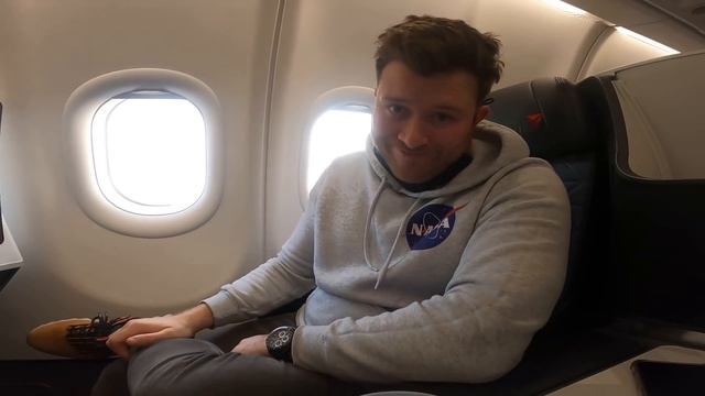 Inside Delta Airlines EMBARRASSING Business Class Suites смотреть онлайн