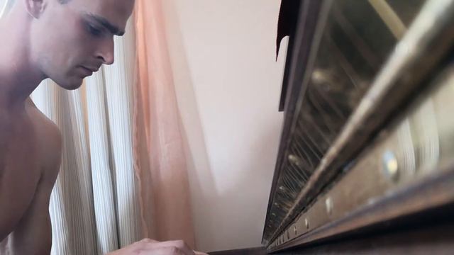 Красивая игра на пианино смотреть онлайн