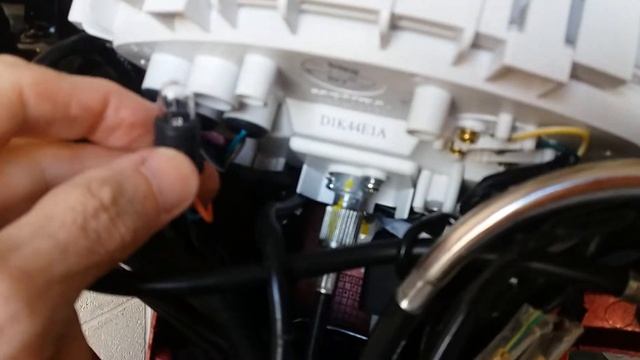 Honda Vision 110 headlamp removal + indicator tell-tale bulb upgrade смотреть онлайн