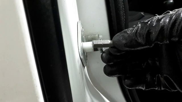 Лада Гранта: выгоняем сверчков из салона. Боковые стойки смотреть онлайн