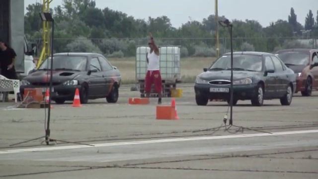 Ford Mondeo VS Ford Escort смотреть онлайн