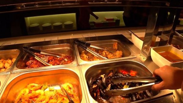 МОЙ ДЕНЬ РОЖДЕНИЯ! ПРАЗДНУЕМ В РЕСТОРАНЕ!