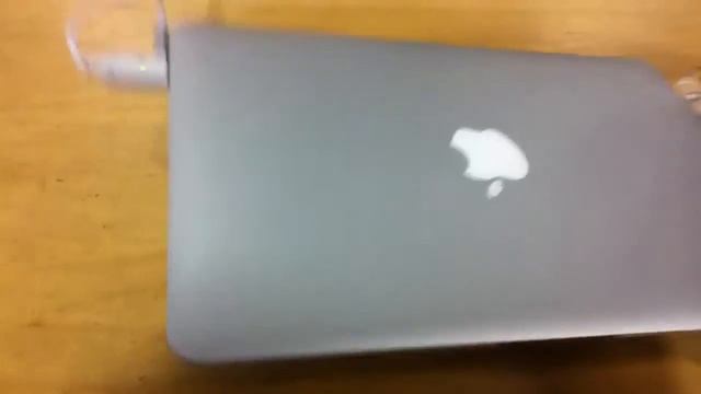 Hands on MacBook Air (2011) смотреть онлайн