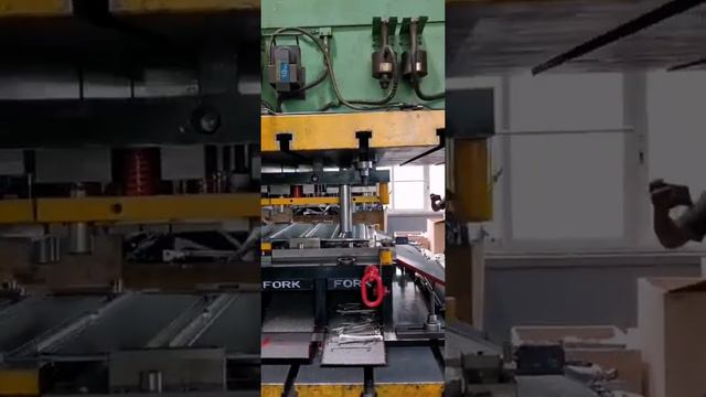sheet metal stamping progressive die смотреть онлайн