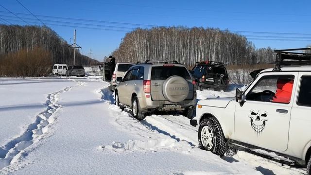 Внедорожная покатушка по снегу на внедорожниках и кроссоверах. Часть 1. смотреть онлайн