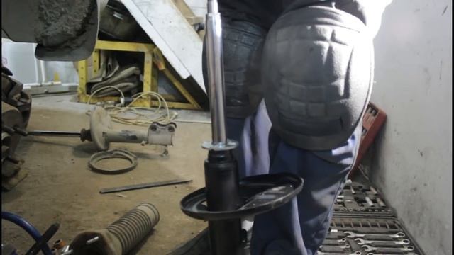 Lexus RX300. Делаю заднюю подвеску. смотреть онлайн