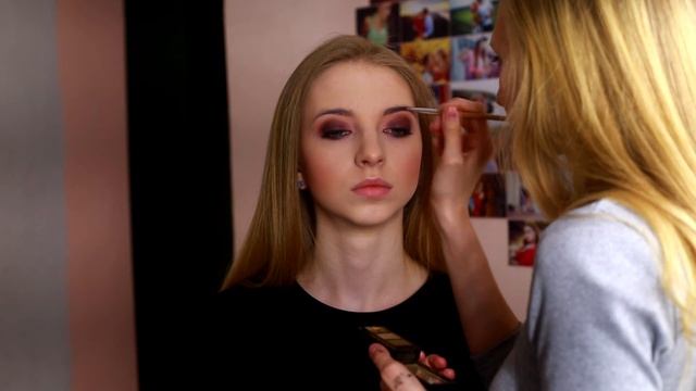 Фиолетовый смоки айс. Прическа ракушка. смотреть онлайн
