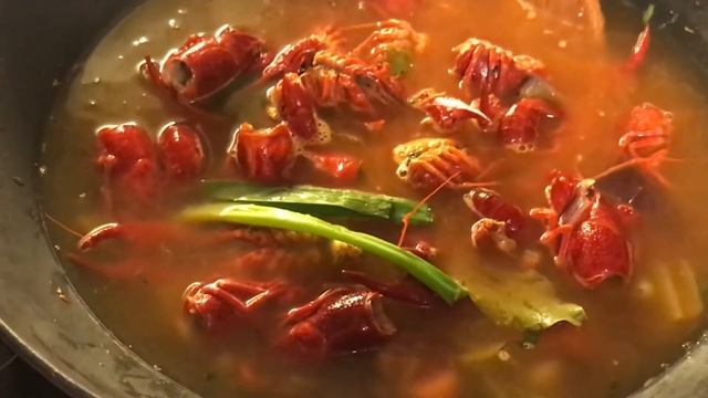 Шикарный суп (как с ресторана) из раковых отходов #stayathome #cookwithme смотреть онлайн