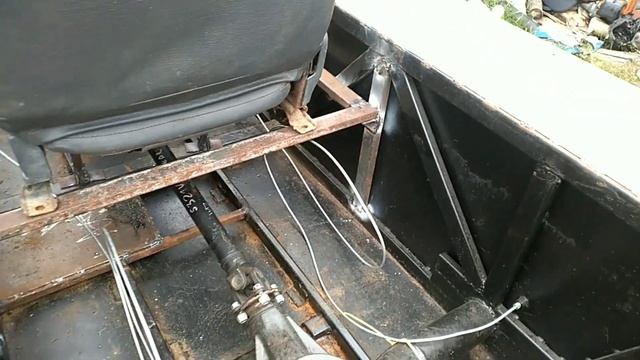 Гусеничный вездеход "КАМРАД"! С вакуумным насосом, глохнет на холостых, газы в воздушный фильтр? смотреть онлайн