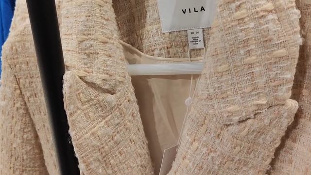 Всё, что душе угодно на осень - зиму 2023 : Сумки, обувь, бижутерия, Примерки Marimekko в Финляндии смотреть онлайн