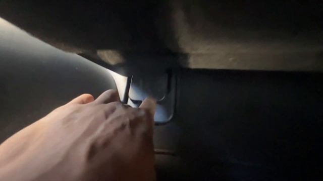Nissan Pathfinder - How To Lay Rear Seats Down Flat смотреть онлайн