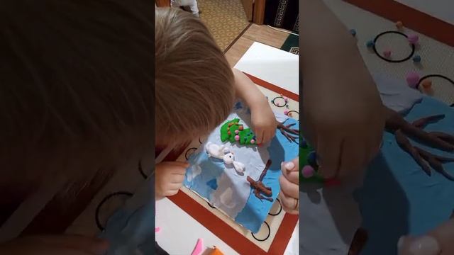 Новогодняя аппликация из мягкого пластилина. смотреть онлайн