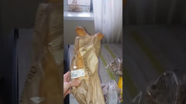 Покупки из супермаркета "Велика Кишеня "."Яготынская продукция ","Наш сік" смотреть онлайн