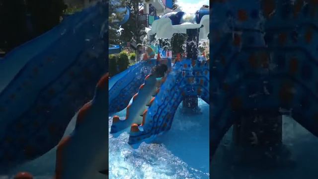 Аквапарк водопад на горке смотреть онлайн