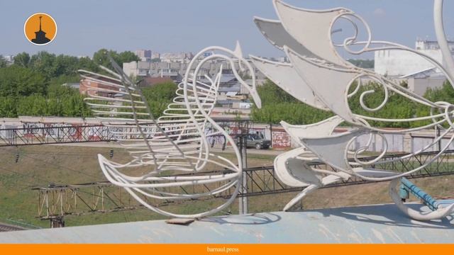 Судьбу лебедей с моста на Новом рынке будут решать горожане смотреть онлайн