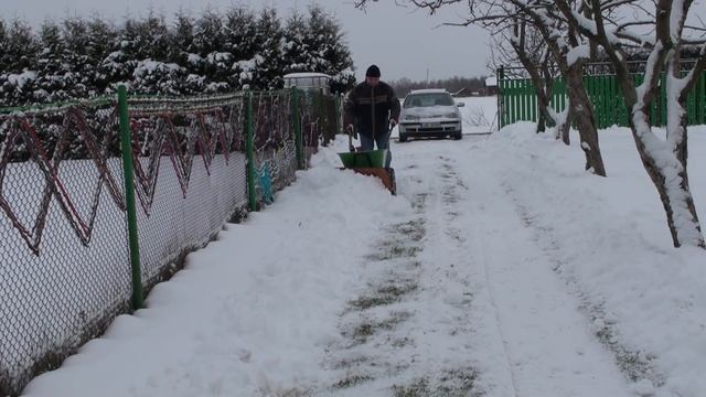 Садовая *Супер тачка* не перестает приятно удивлять! The garden wheelbarrow removes the snow! смотреть онлайн