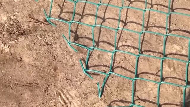 36 Монтаж установка забора из сетки рабица смотреть онлайн