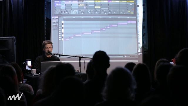 Создание бита в Ableton с помощью сэмплирования / Открытый урок с Егором Шаманиным смотреть онлайн
