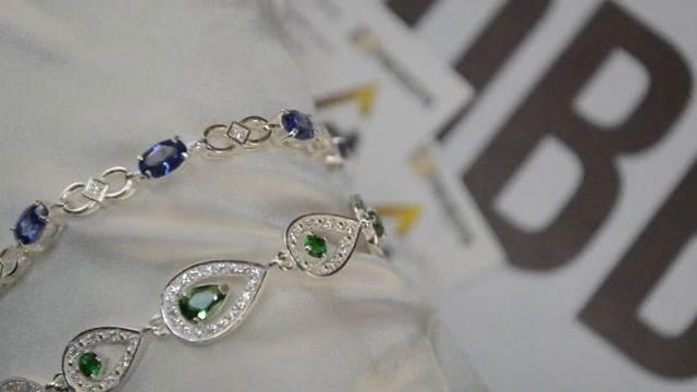 Серебряные браслеты с фианитами смотреть онлайн