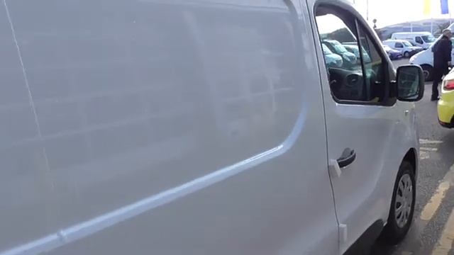 Renault New Trafic Vans SL27 dCi 120 Business Euro 6 U42475 смотреть онлайн