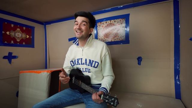 CINE PĂRĂSEȘTE ULTIMUL CASA DIN CARTON CHALLENGE !! смотреть онлайн