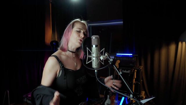 Алина Деймос - Beautiful Dangerous (Slash feat. Fergie cover) смотреть онлайн