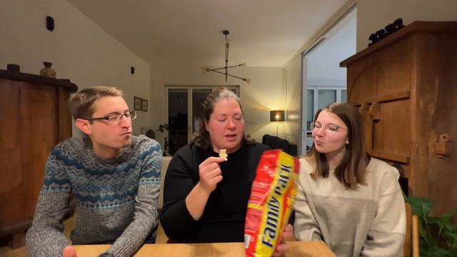 CHIPS AND TRIPS | Americans try HUNGARIAN CHIPS! (Paprika chips + Ketchup Chips) смотреть онлайн