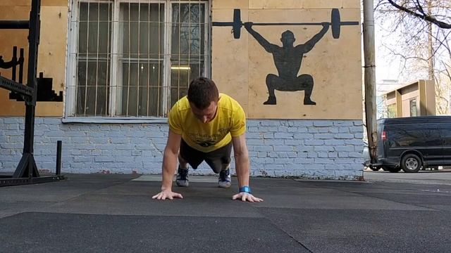 Отжимания в узкой постановке рук / Narrow Push-up смотреть онлайн