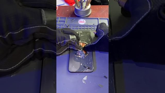 Just another day at the office ? #Shorts #Tech #PhoneRepair смотреть онлайн