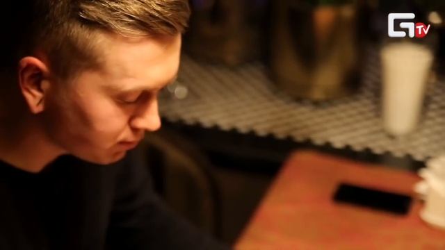 "Service, please": Aura смотреть онлайн