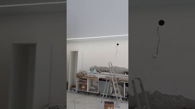 СВЕТОВЫЕ ЛИНИИ НА НАТЯЖНОМ ПОТОЛКЕ смотреть онлайн