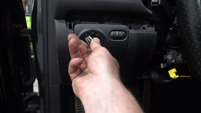 HOW TO COMPLETLY REMOVE VOLKSWAGEN GOLF GTI MK6 DASHBOARD AND PASSANGER SIDE AIR BAG смотреть онлайн